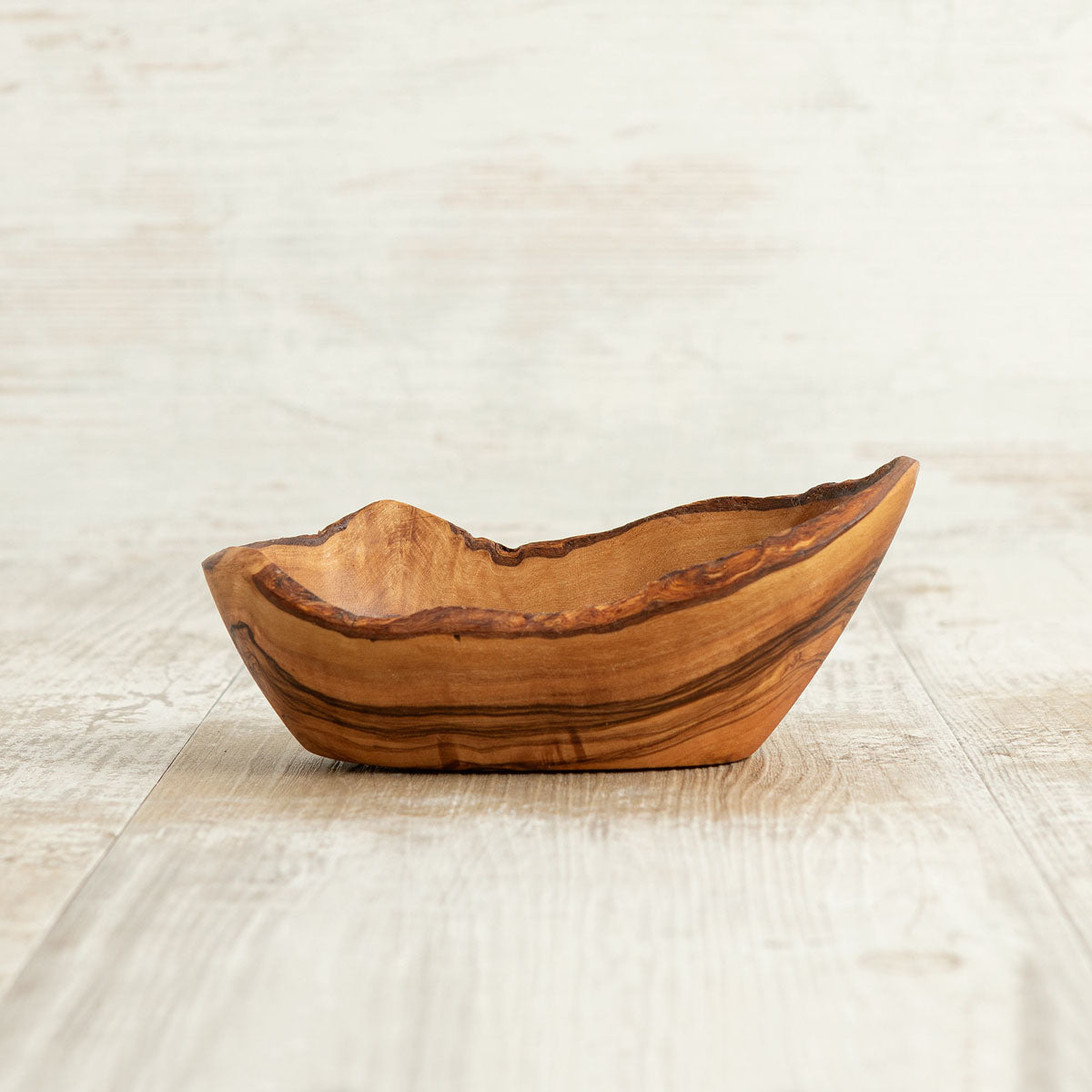 Ciotolina rustica in ulivo