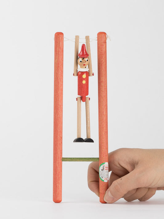 Pinocchio acrobata